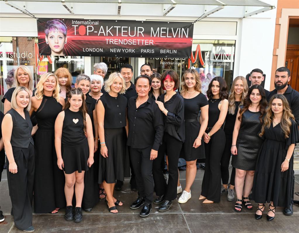 Die Teams vom "Top Hair Team" und "Hairstudio Melvin" und ihre Modelle...